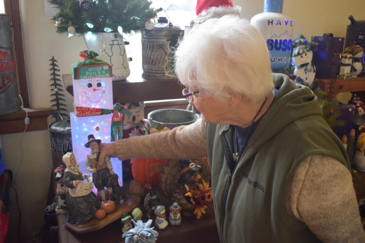GnomeMade Market gets people in holiday spirit